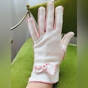 ❣️SOLD❣️
Vintage Handmade Cutie Gloves